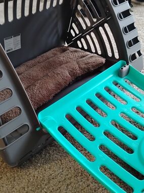 Foldable Pet Carrier and Brown Cushion 35 Lbs Limit